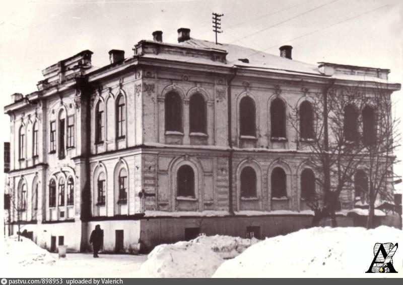 Здание уездного училища, ул. Куйбышева, 43