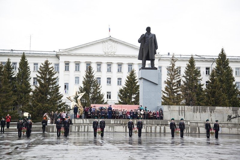 Памятник В.И. Ленину, Центральная площадь