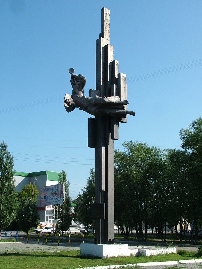 Памятник «Ника-победительница» (проспект Машиностроителей, сквер Победителей)